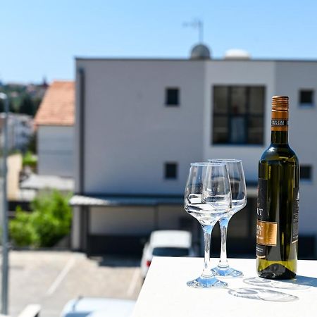 Apartment Laura, Free Parking, Balcony, 4 Ppl Trogir Extérieur photo