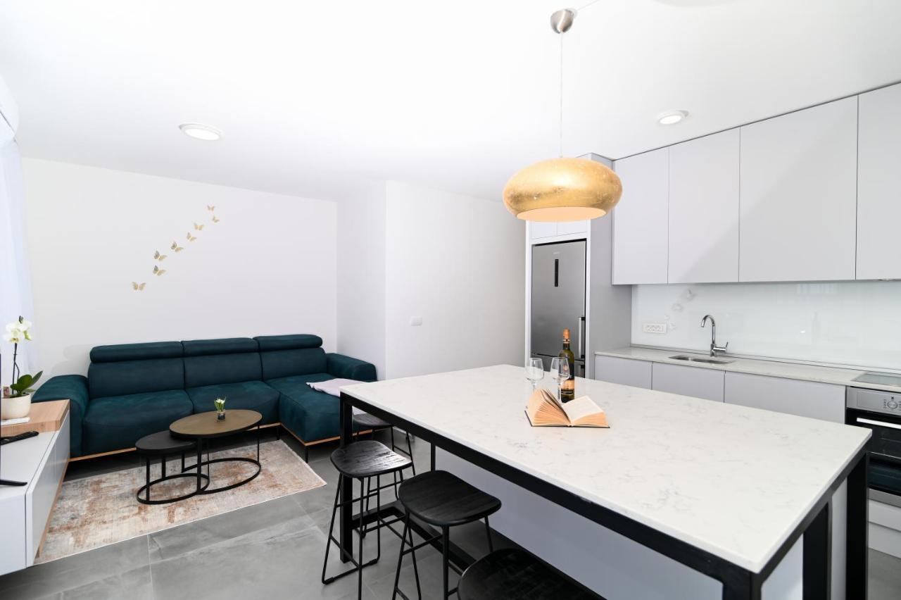 Apartment Laura, Free Parking, Balcony, 4 Ppl Trogir Extérieur photo