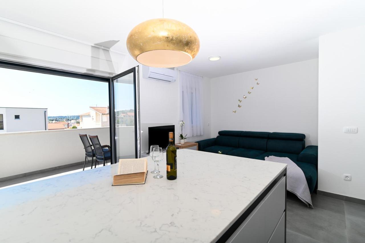 Apartment Laura, Free Parking, Balcony, 4 Ppl Trogir Extérieur photo