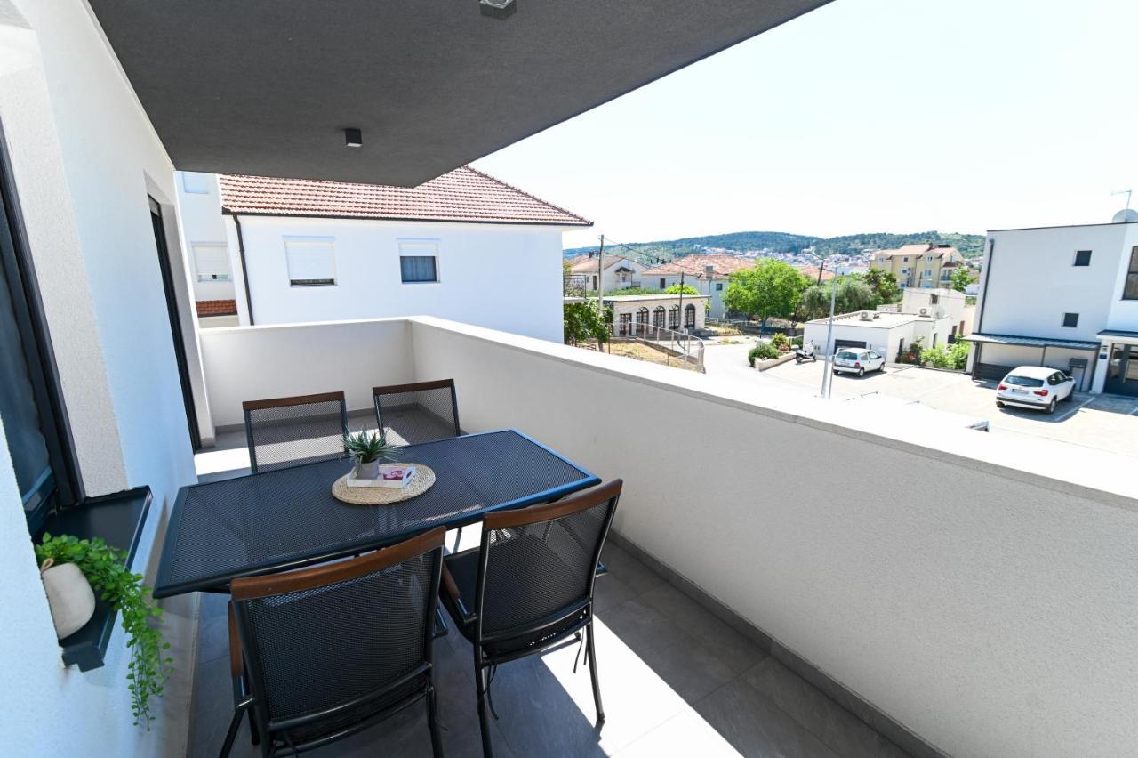 Apartment Laura, Free Parking, Balcony, 4 Ppl Trogir Extérieur photo